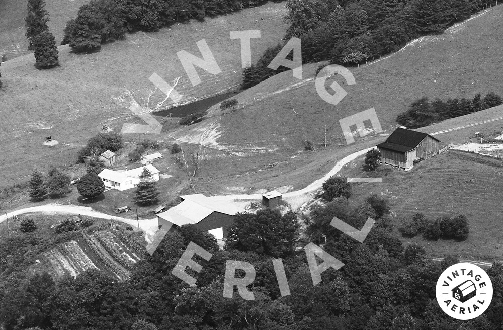 Vintage Aerial Kentucky Elliott County 1982 17WEL36