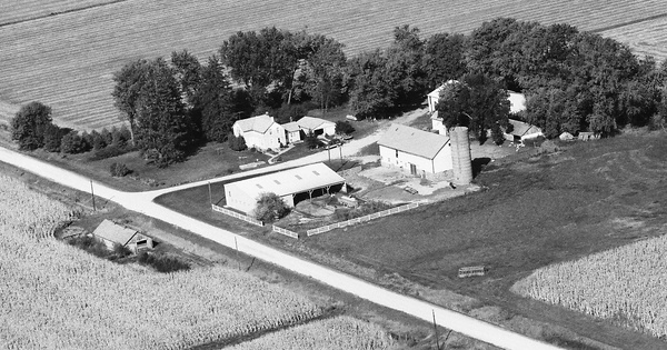 Vintage Aerial photo from 1989 in Chickasaw County, IA