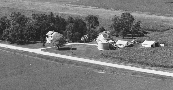 Vintage Aerial photo from 1989 in Benton County, IA