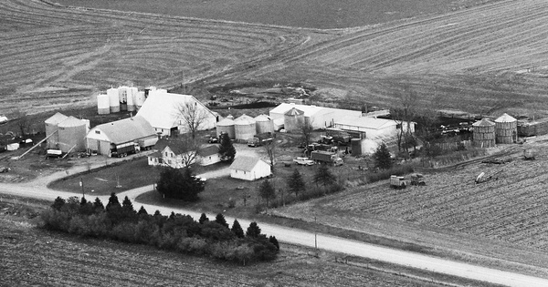 Vintage Aerial photo from 1990 in Tama County, IA